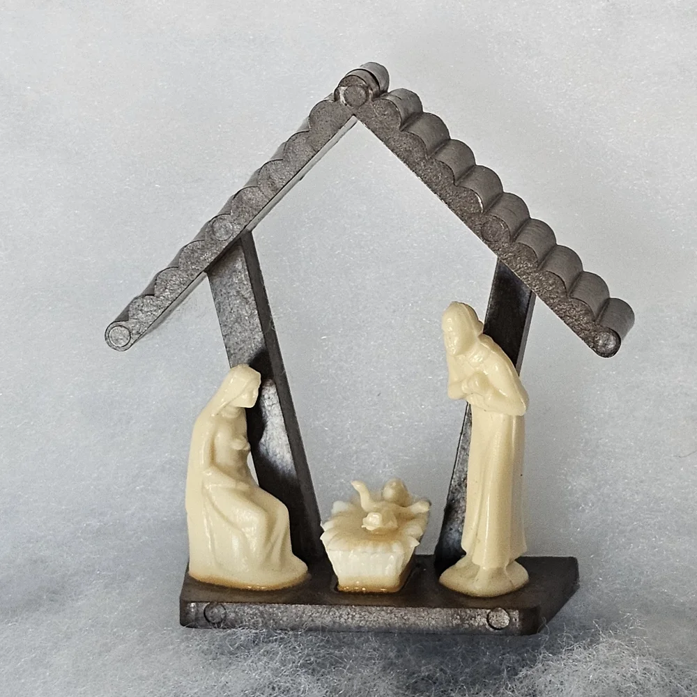 Nativity Figurine Ornament Plastic Mary Joseph Jesus Bethlehem Virgin Christmas